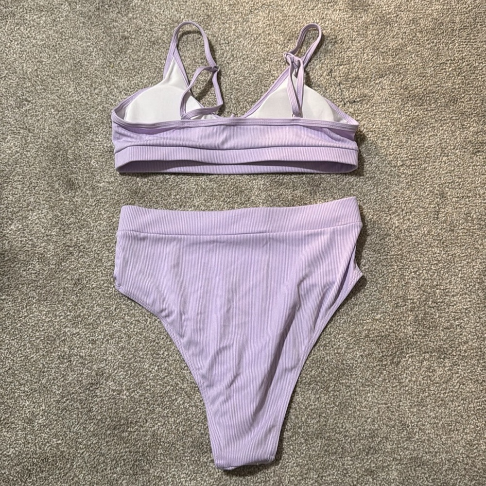 Bathing suite - Picture 2 of 3